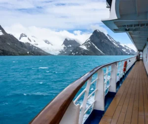 Bucketlist travel to antarctica